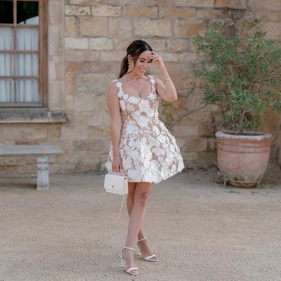 Bronx & Banco Dresses & Skirts - Bronx &‎ Banco Jasmine White Floral Lace Dress NWT Small 🤍Bridal Shower Dream🤍